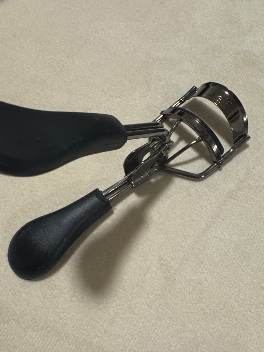 ELF Black and Silver Eyelash Curler